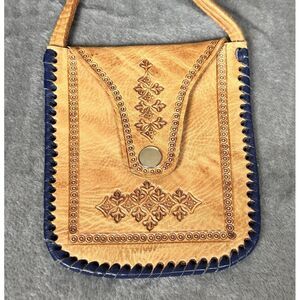 VTG Handcrafted Pouch Crossbody Bag Purse 6‎ Inch Leather Tooled Tan Blue Trim